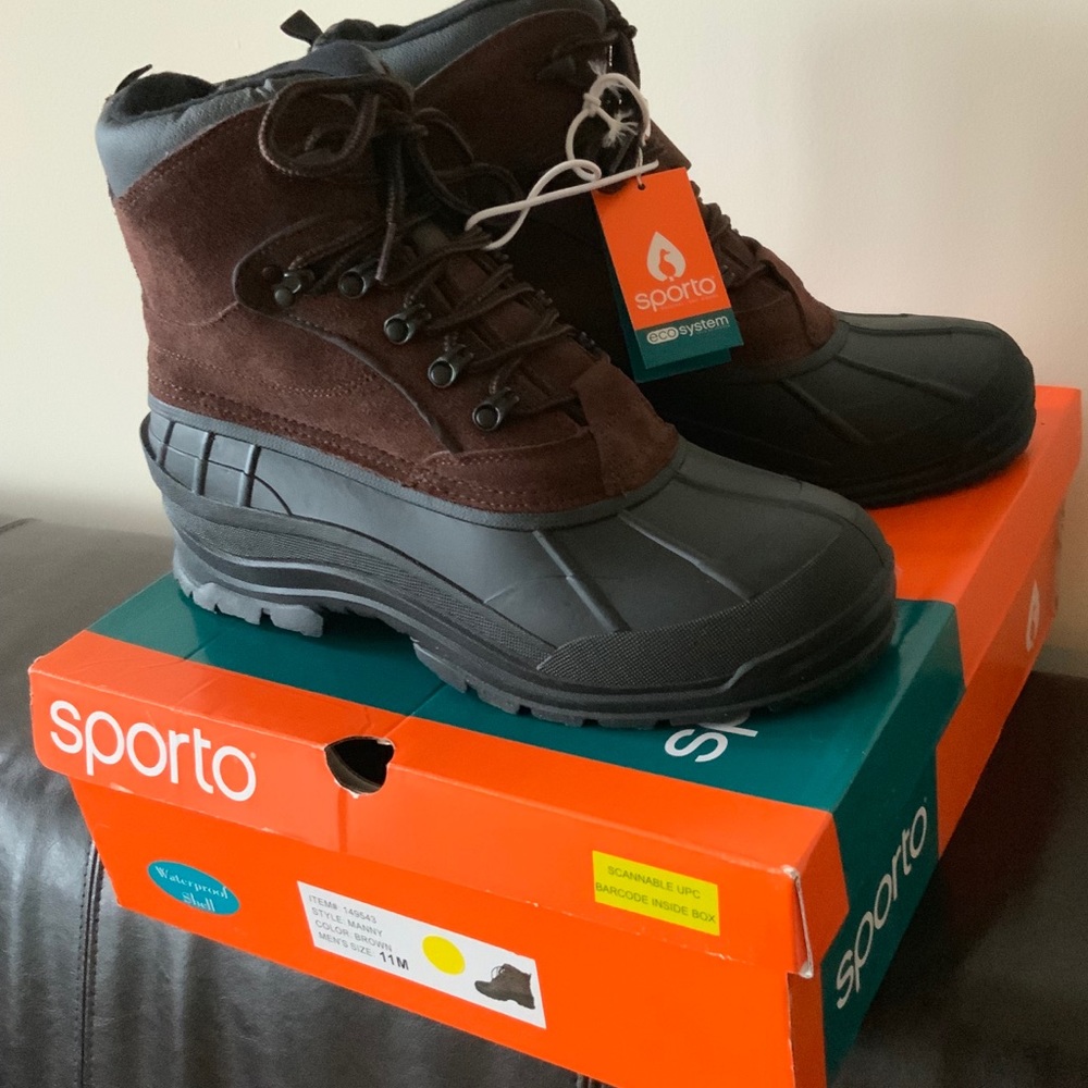 NWT Waterproof Outdoor Boots Size 11
